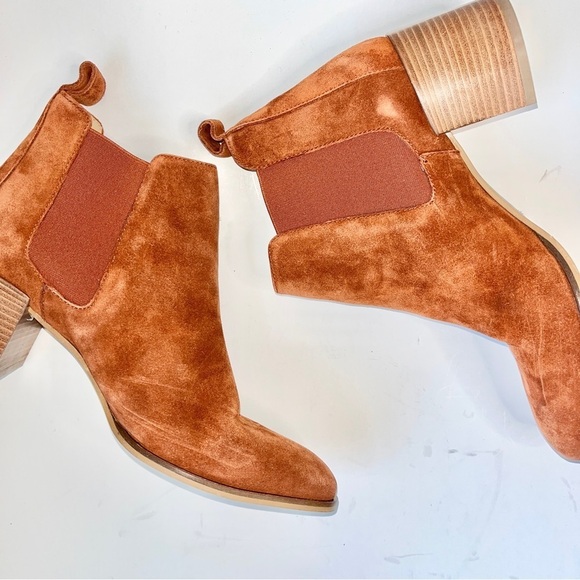 Everlane Suede Pointed Toe Short Boot - Picture 3 of 11